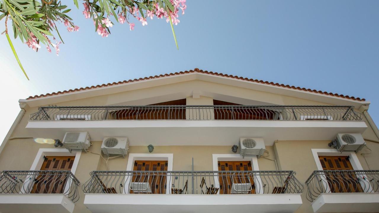 Papadatos Studios Argostoli  Eksteriør billede